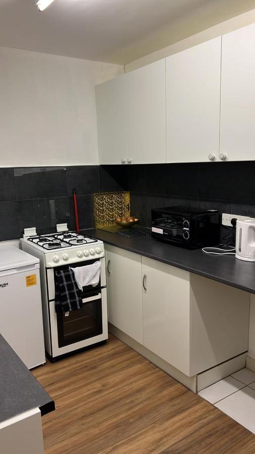 Smalinz Homes Finchley London Eksteriør bilde