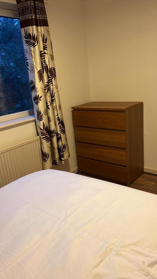 Smalinz Homes Finchley London Eksteriør bilde