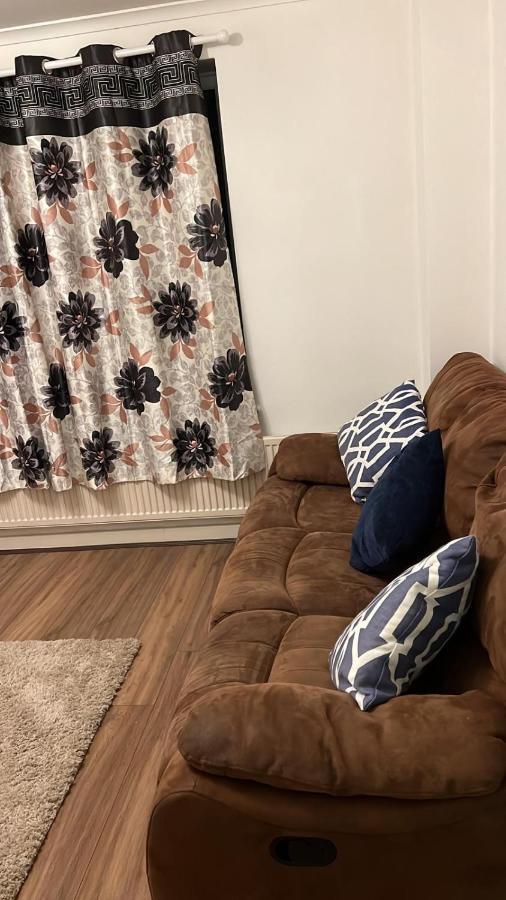 Smalinz Homes Finchley London Eksteriør bilde