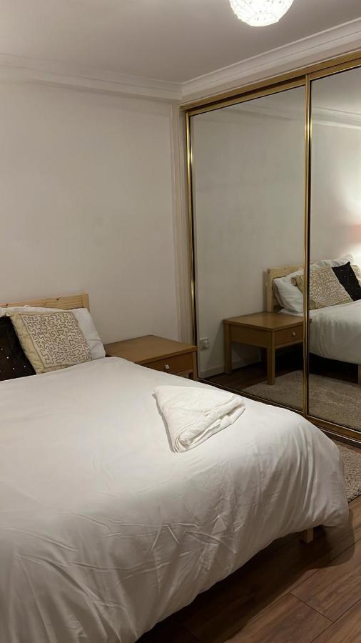 Smalinz Homes Finchley London Eksteriør bilde